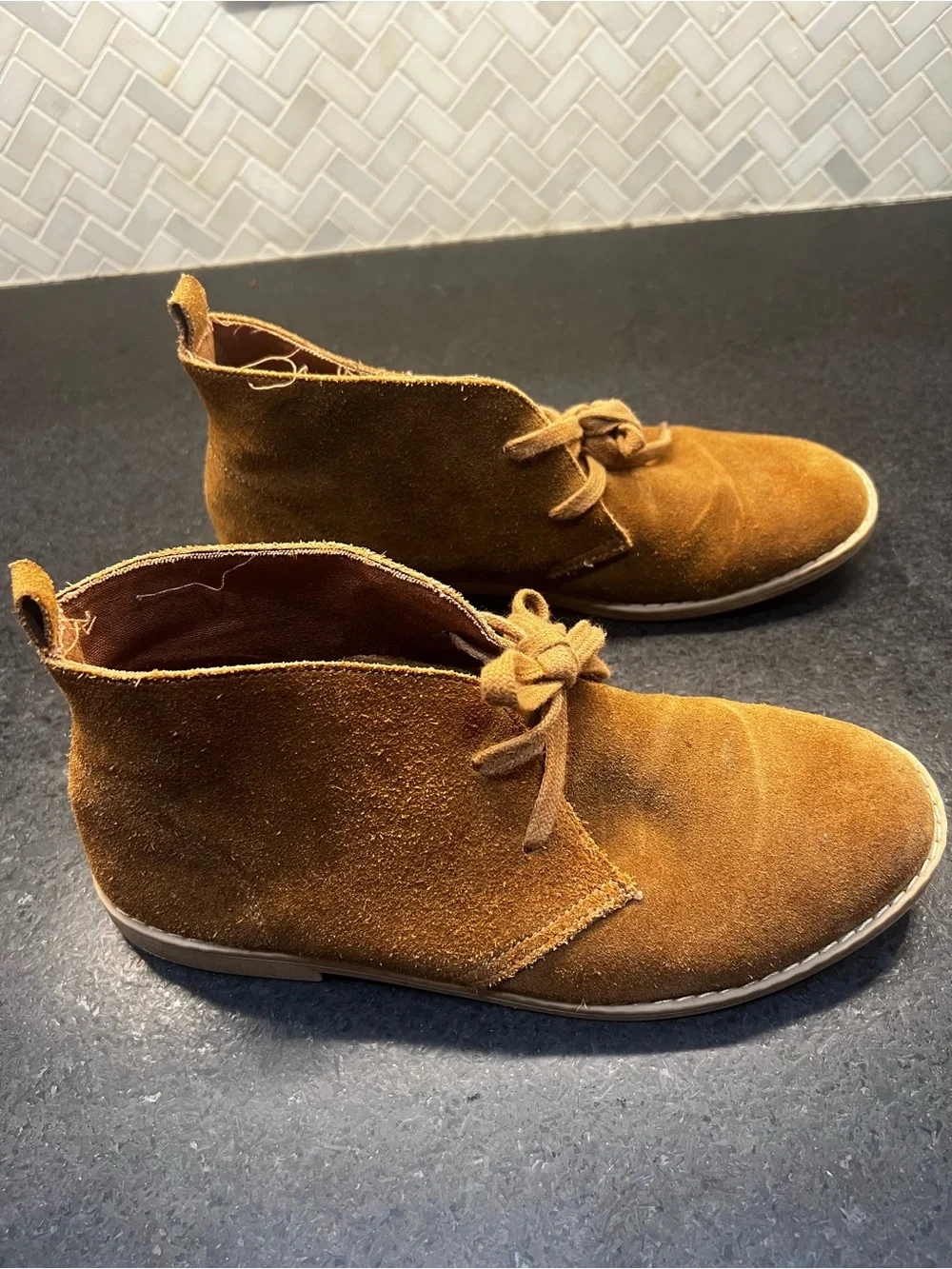 Boy’s size 5 Suede Chukka Boots in Tan